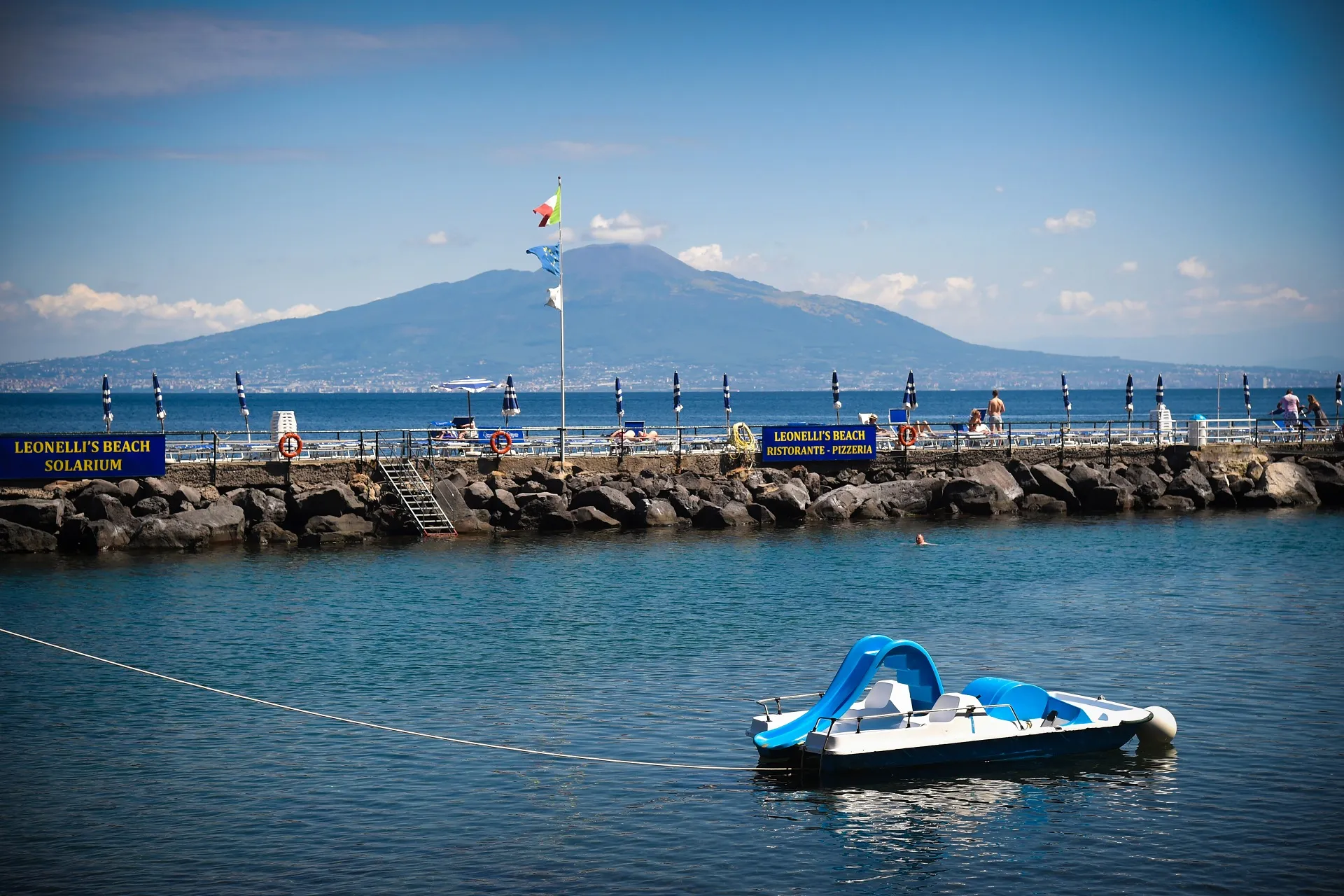 Leonelli's beach