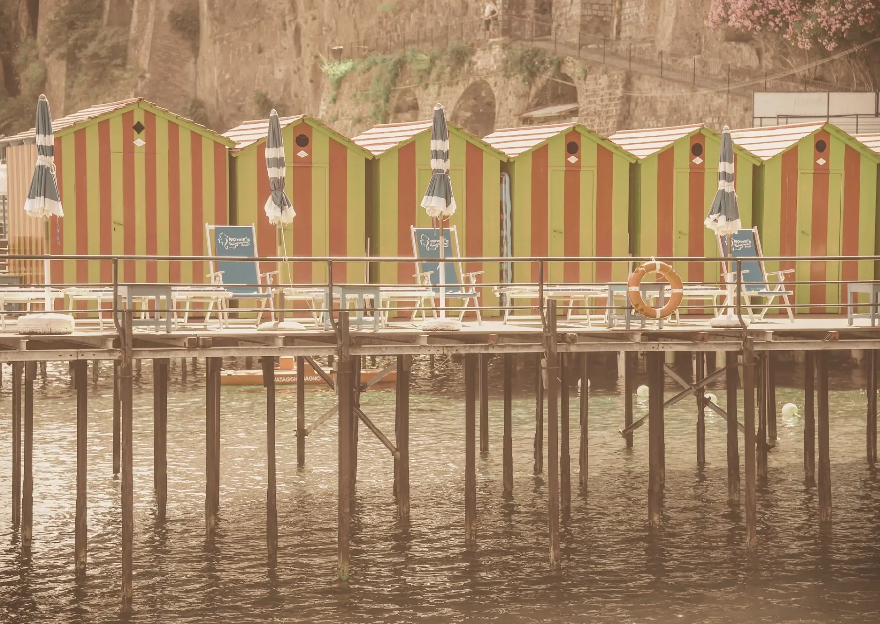 Leonelli's Beach 3/4